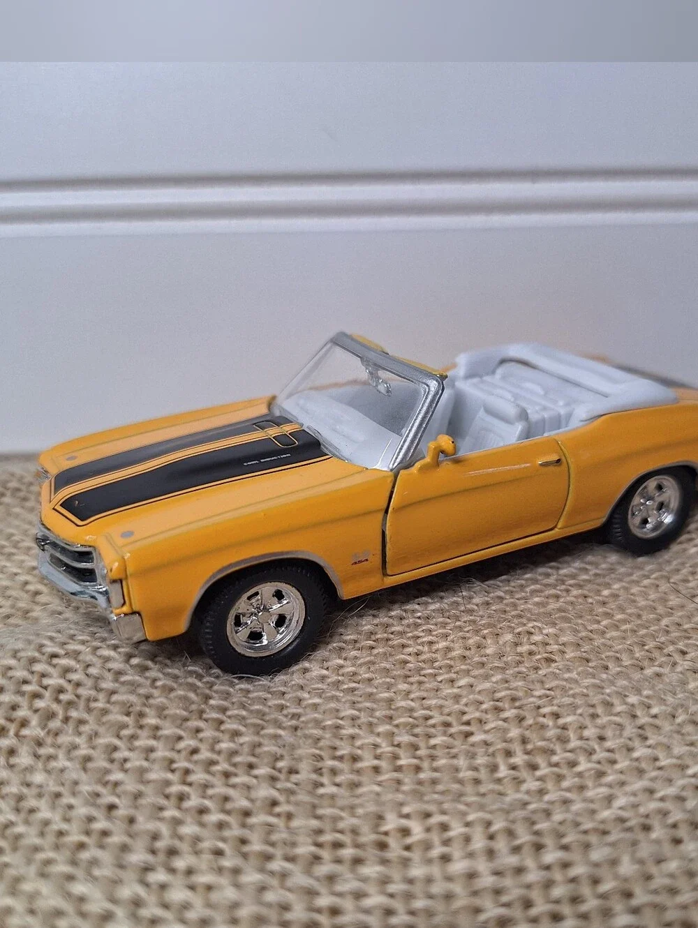 Lot Of 2 Die Cast Cars. 1971 Chevelle SS, 1965 Pontiac GTO